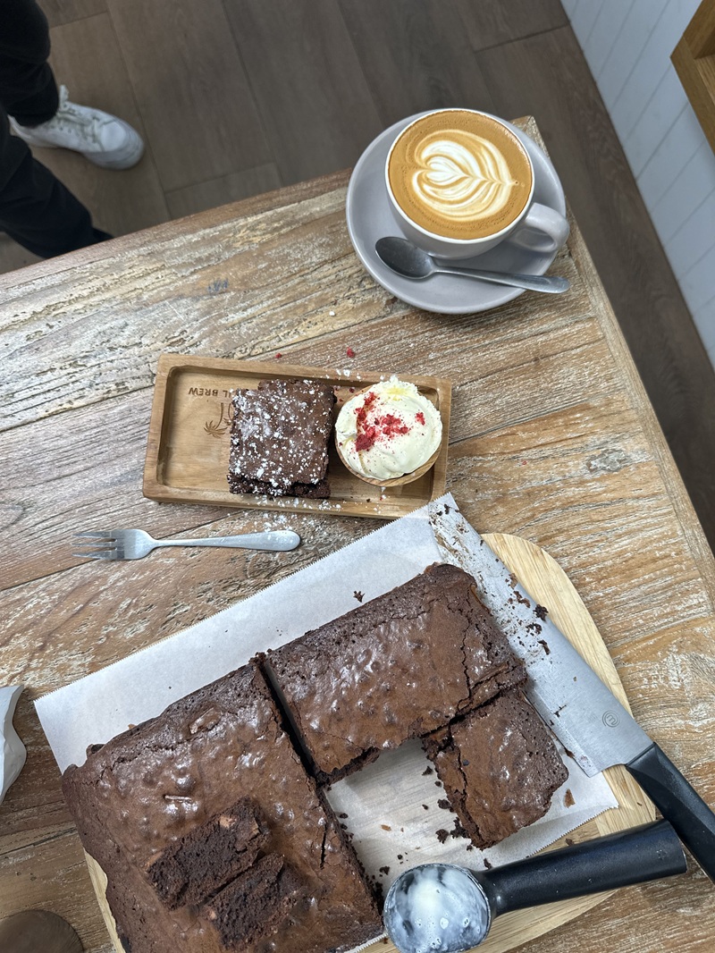 Brownee and Ice Cream